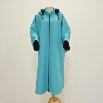 3. All Weather Cape Model 06 Azur/Zwart SALE
